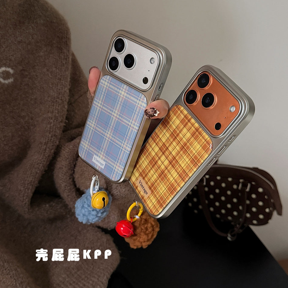 iPhone 17 Pro Max Retro Plaid Soft Protective Case